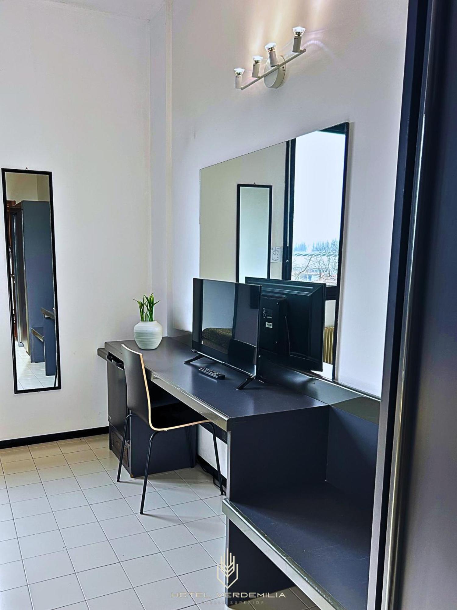 Verdemilia Hotel Anzola dell'Emilia Esterno foto