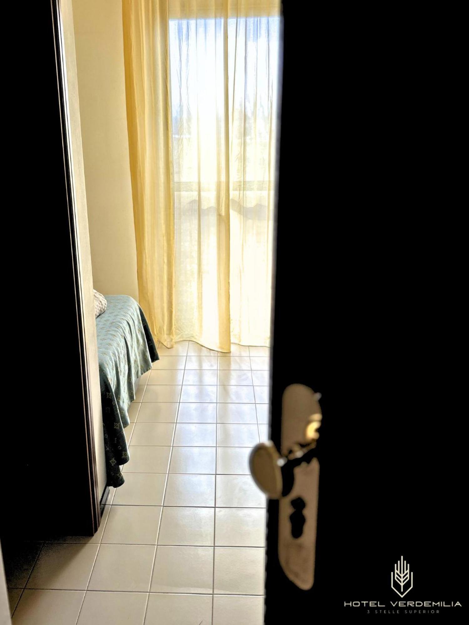 Verdemilia Hotel Anzola dell'Emilia Esterno foto
