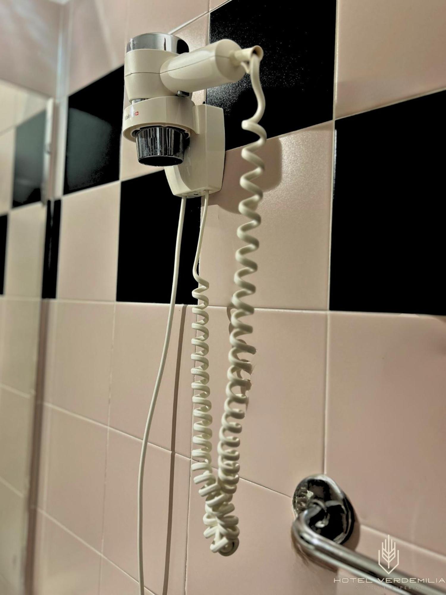 Verdemilia Hotel Anzola dell'Emilia Esterno foto