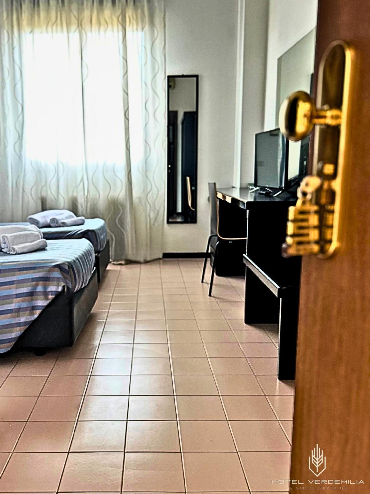 Verdemilia Hotel Anzola dell'Emilia Esterno foto